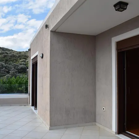 Smaragda's Maisonette בית נופש Xirón Khoríon