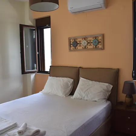 בית נופש Smaragda's Maisonette *